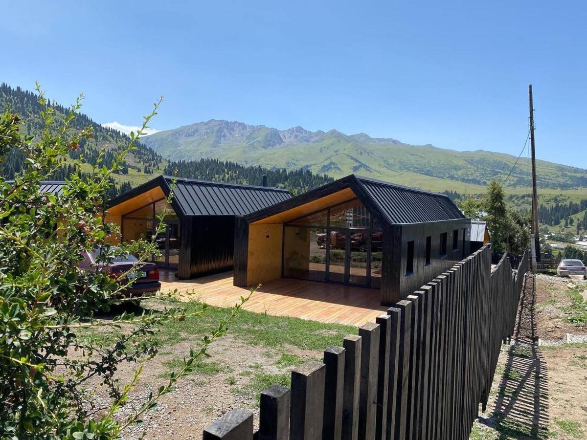 Peak Lodge Jyrgalan Esterno foto