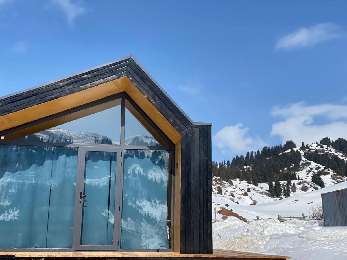 Peak Lodge Jyrgalan Esterno foto